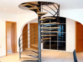 Illustration Escalier hélicoïdale intérieur marche bois